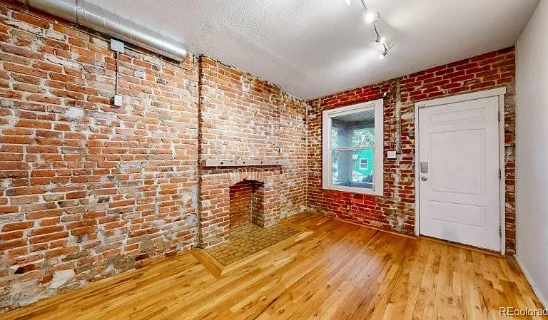 2738 N Downing St — Photo 4