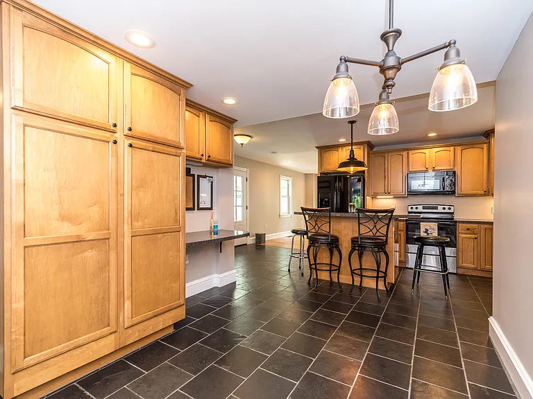 2477 Walnut St — Photo 20
