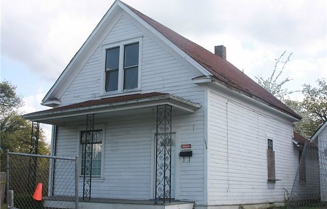 1st image of 1834 E 32nd St