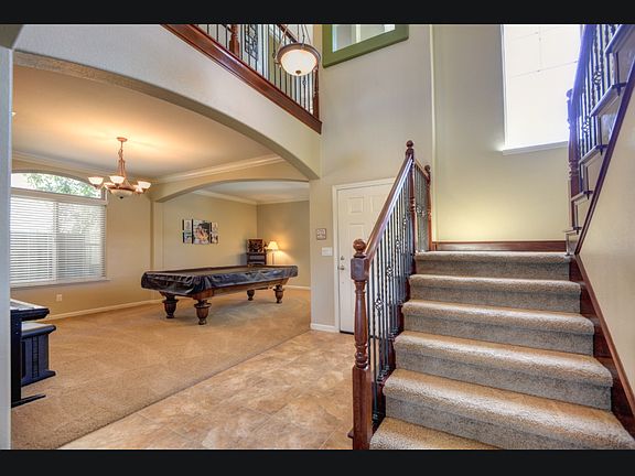 3rd image of 1589 Rainbow Trout St