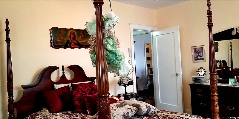 Sold by EZ Sell Realty | media 28