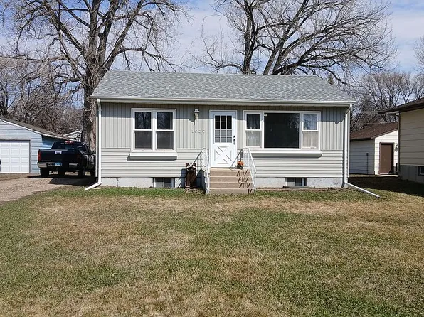 1020 W Lincoln Ave, Bismarck, ND 58504