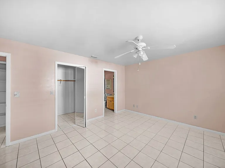 517 SE 23rd Pl — Photo 14