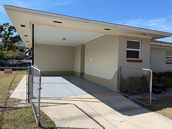 2nd image of 3102 W Tampa Bay Blvd