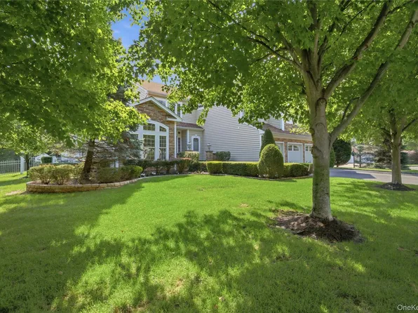 35 Monterrey Drive, Saint James, NY 11780