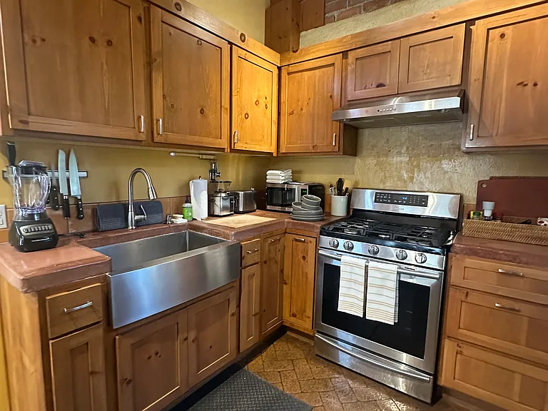 441 S 4th Ave — Photo 10