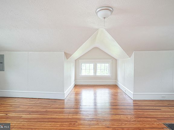 2nd image of 316 9th Ave