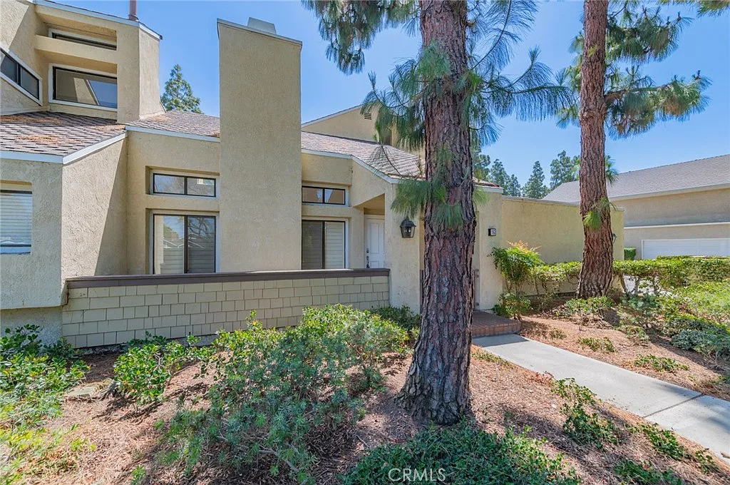 2 bed, 1.5 bath, 1492 sqft, $3,980 — Photo 1