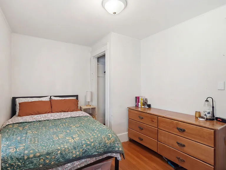 16 Stockwell St #2 — Photo 8