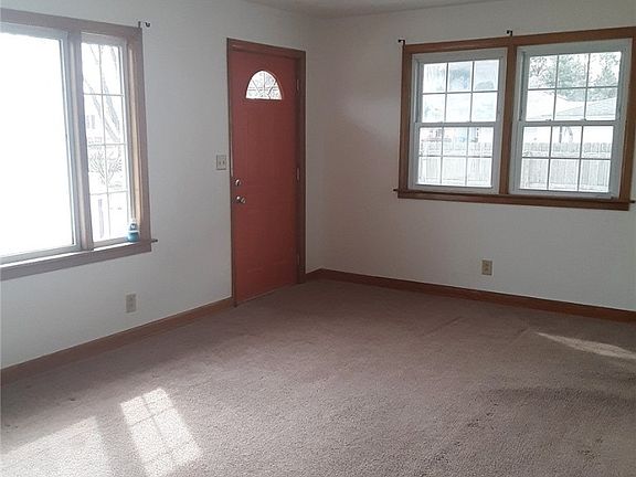 4th image of 5073 Broadway Ave