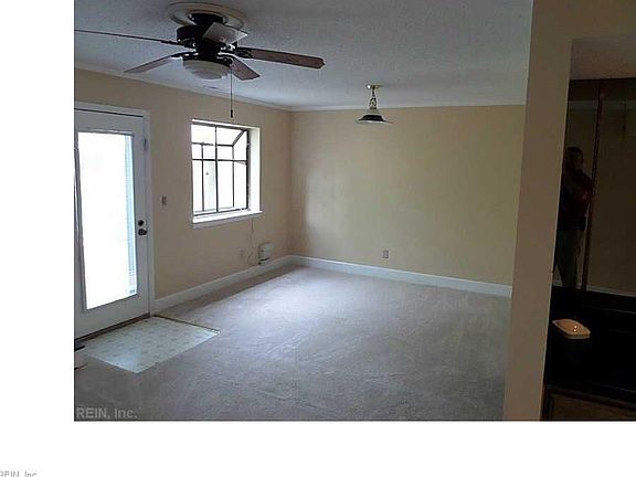 4th image of 629 Masefield Cir