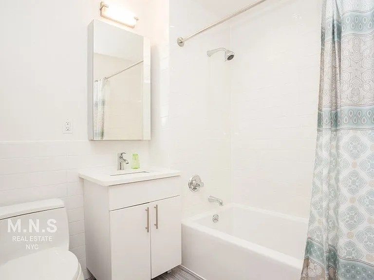 27 Albany Ave #701 — Photo 10