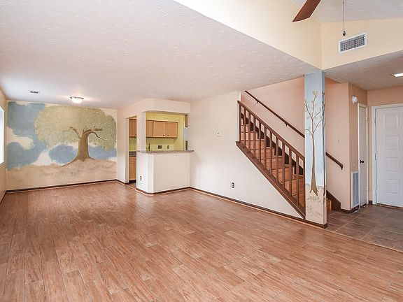 3rd image of 7822 Greenedge Dr