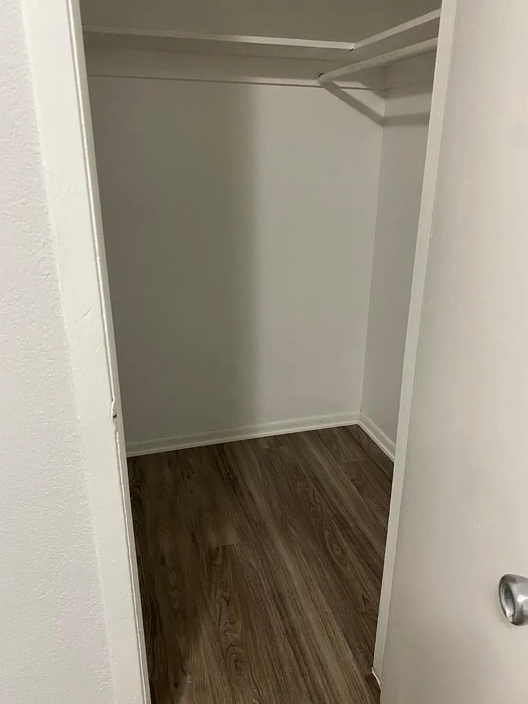 2 bed, 975 sqft, $1,750 — Photo 4