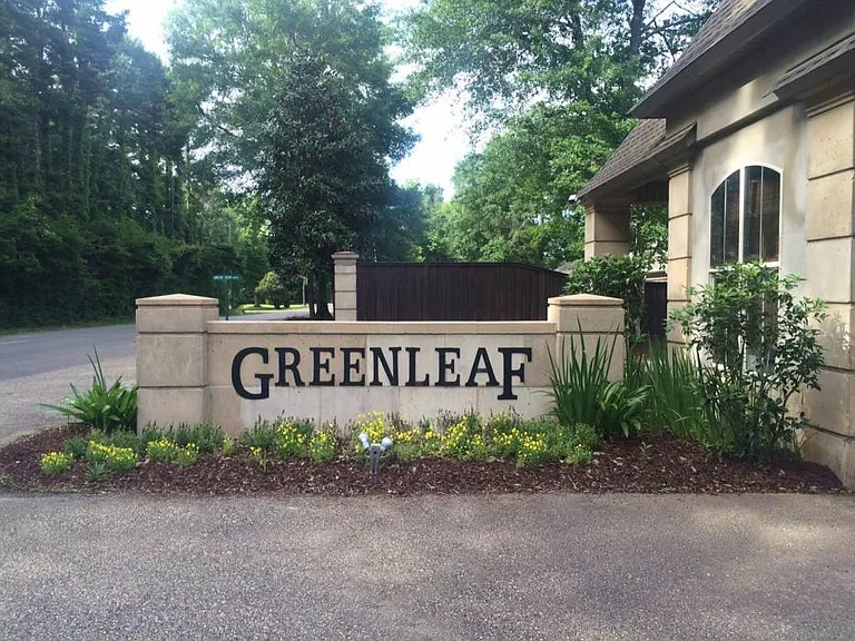 Beautiful entrance seen from road!