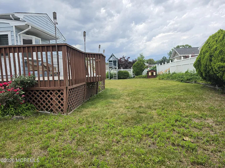 42 Richards Dr — Photo 25