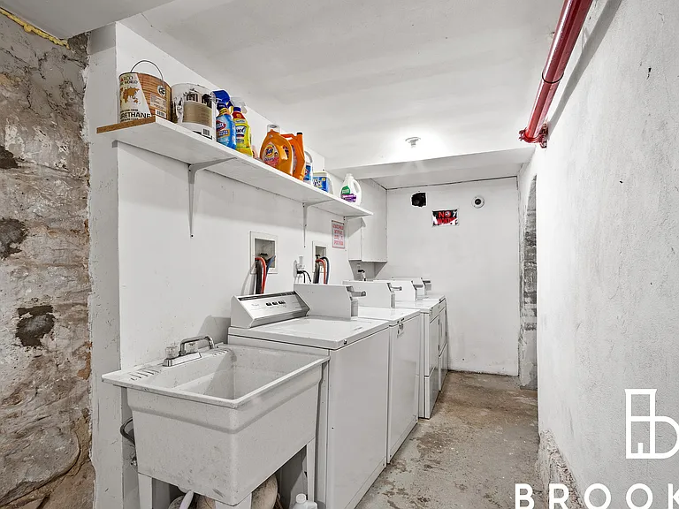600 Saint Marks Ave #4L — Photo 5