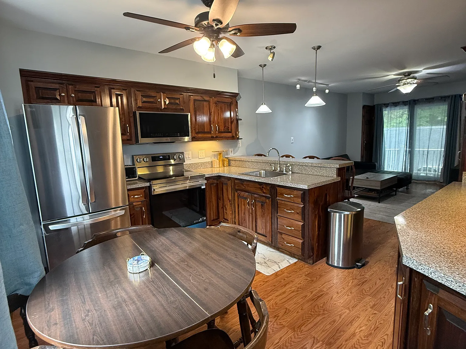 1 bed, 750 sqft, $1,900 — Photo 1