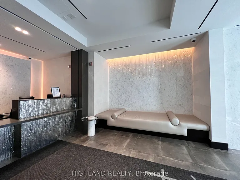 8 Cumberland St #3802 — Photo 37