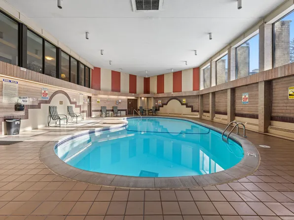 6670 Vernon Ave #105, Edina, MN 55436