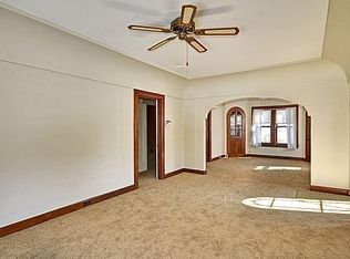 122 W Pierre Ln, Port Washington, WI 53074