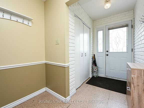 3rd image of 3295 Chipley Cres