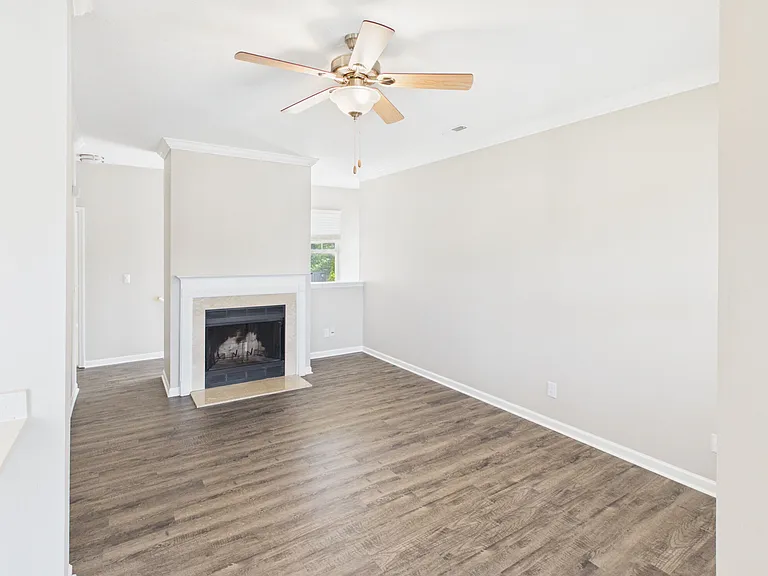 Elevate on Main — Photo 19