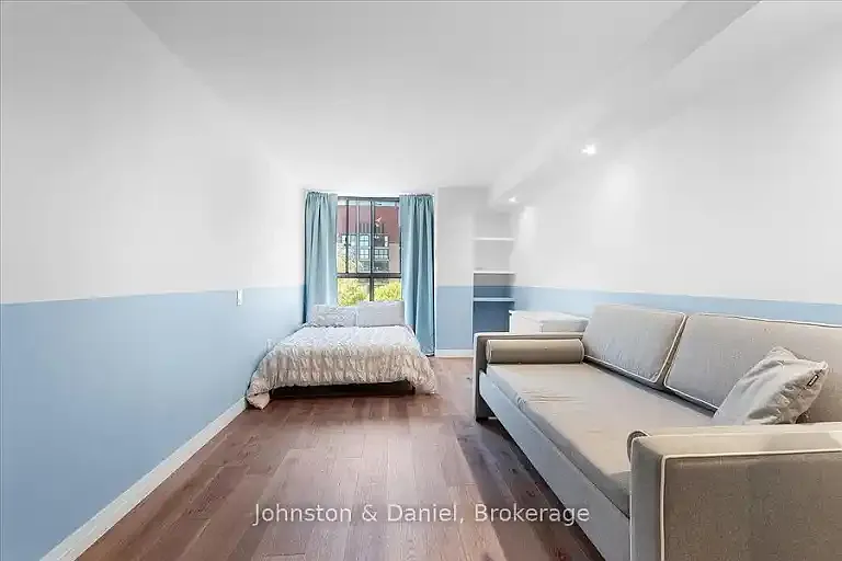 2 bed, 2.0 bath, 1881 sqft, $5,950 — Photo 4