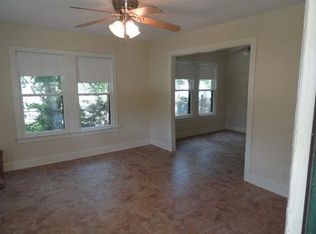 809 Booth St, Houston, TX 77009