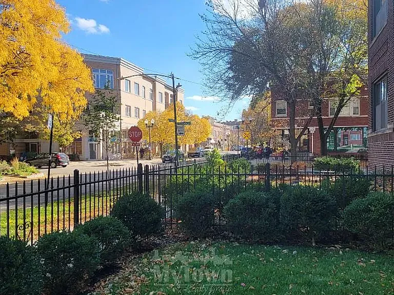 4704 N Rockwell St #G — Photo 11