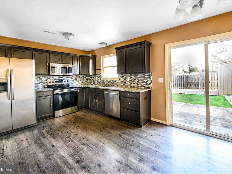 9925 Matti Hill Ct — Photo 19