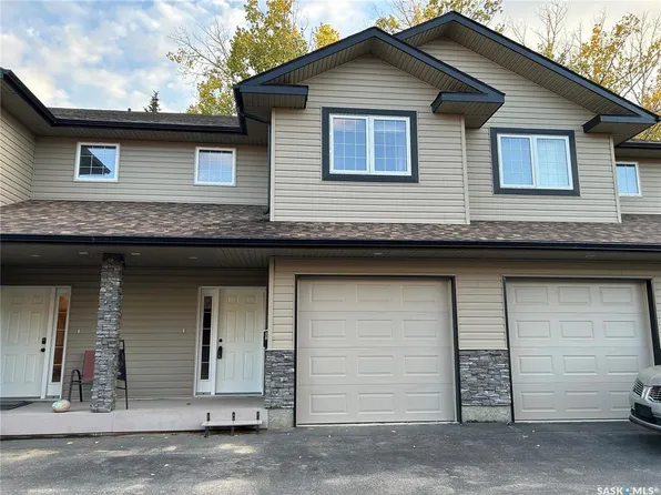 33 Wood Lily Dr #D2, Moose Jaw, SK S6J 1B4
