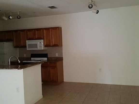 3rd image of 6151 Metrowest Blvd Unit 104
