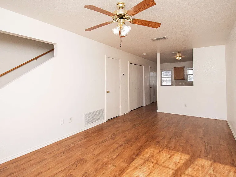 4003 Pilgram Dr #D — Photo 3