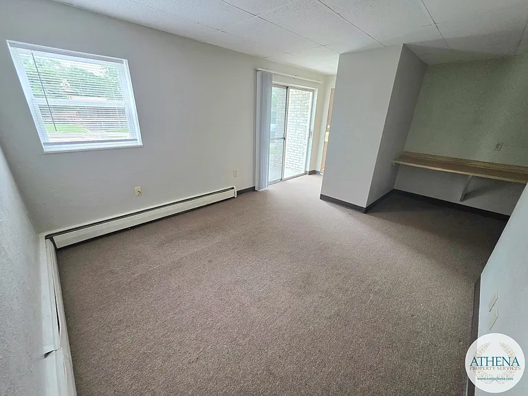 701 Watkins Dr — Photo 4