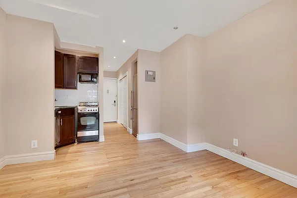 Rented by Cooper & Cooper Real Estate | media 5