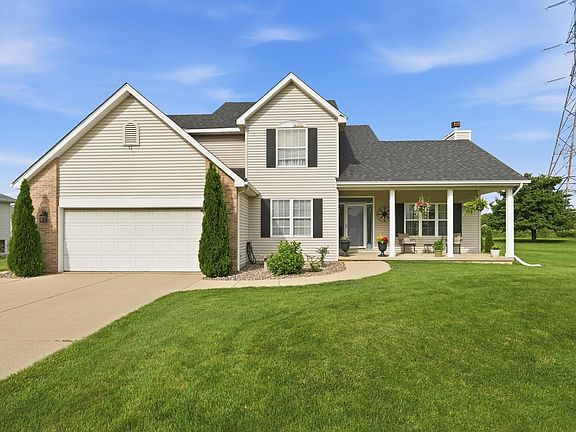 3rd image of 555 Lake Park Dr