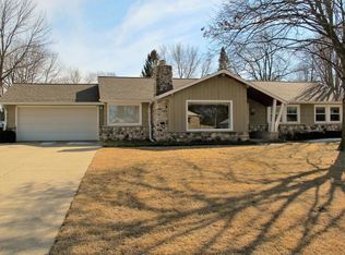 2915 W Valanna Ct, Glendale, WI 53209
