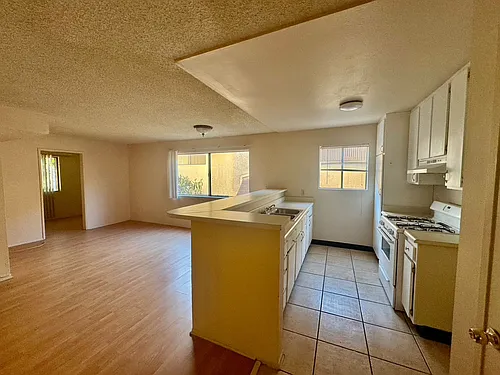123 W Acacia Ave Photo 1