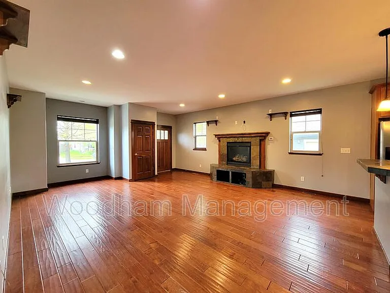 1624 Gale Ct — Photo 4