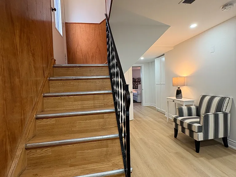 67 Saskatoon Dr #LOWER — Photo 1