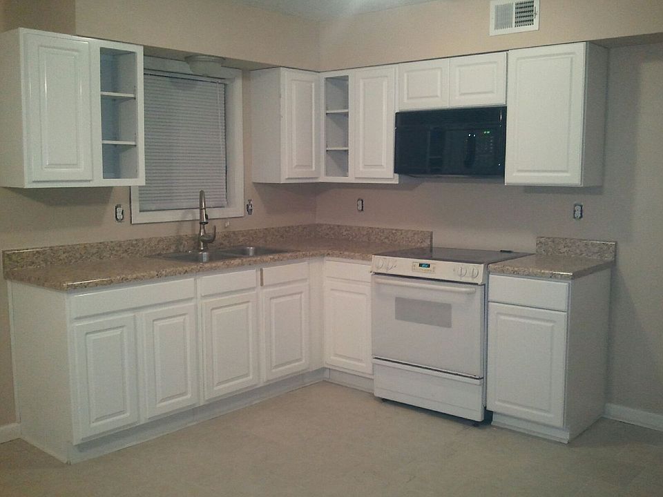 2nd image of 471 Fox Valley Dr