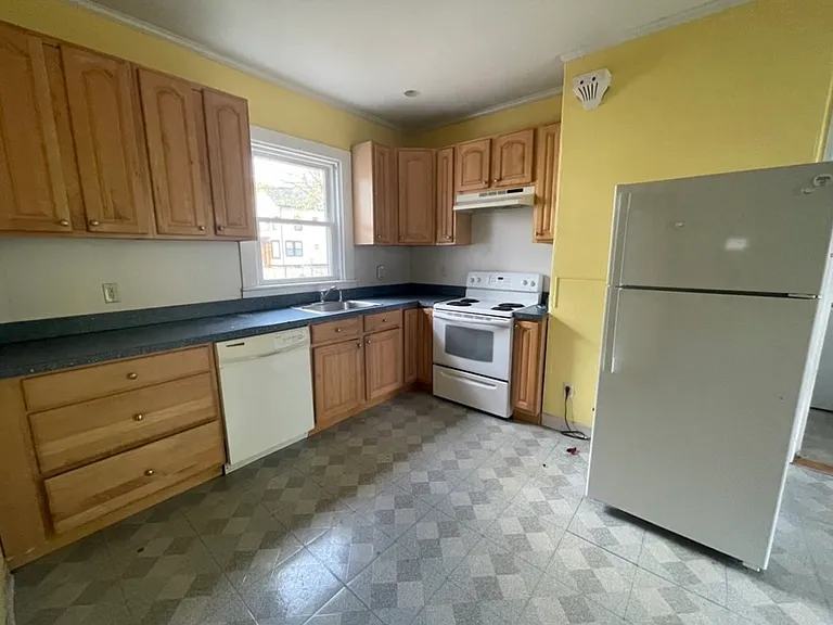 84 Walker St #1 — Photo 2