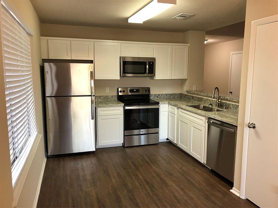 1st image of 12650 Day Hollow Ln