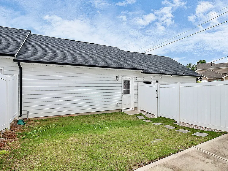 5004 Patton Dr — Photo 8