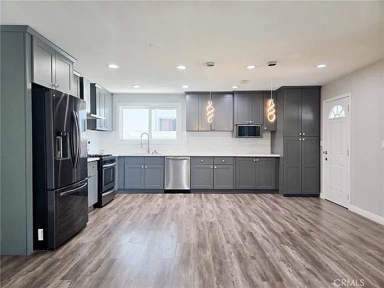 6624 Gross Ave — Photo 5