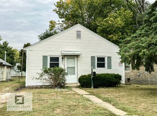 1270 E Vanderhoof St, Decatur, IL 62521