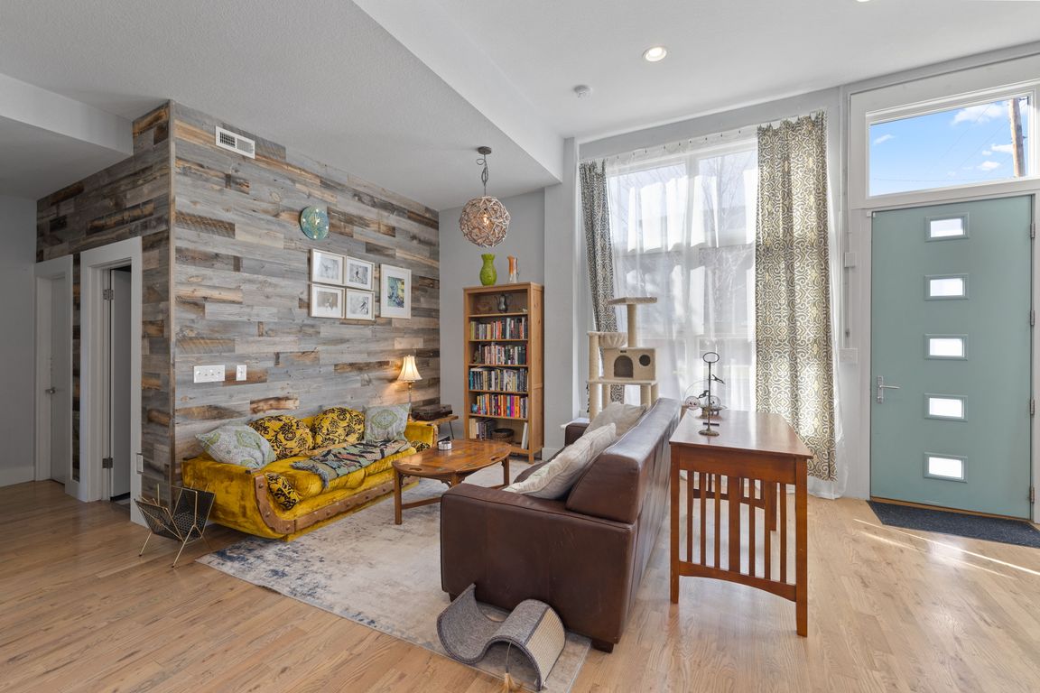 next background image