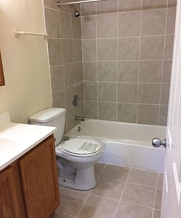 5th image of 13703 S Stewart Ave APT 2E