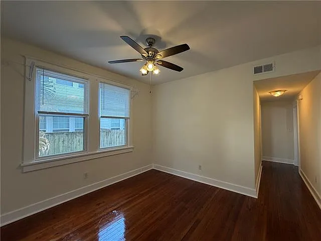 3 bed, 2.0 bath, 1338 sqft, $2,100 — Photo 4